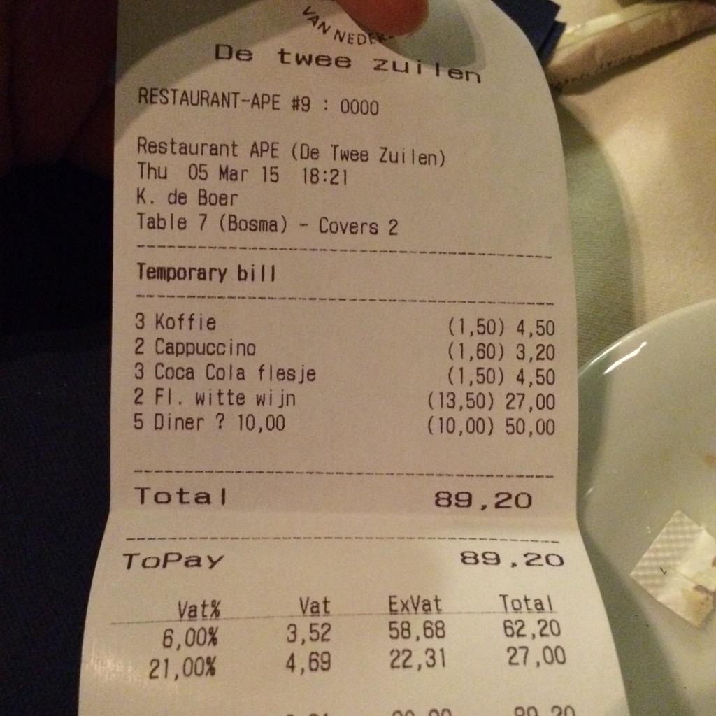 Tienbosma's tweet image. Na een 4 gangen diner nu een afzakkertje #kmbo #school #iersepub