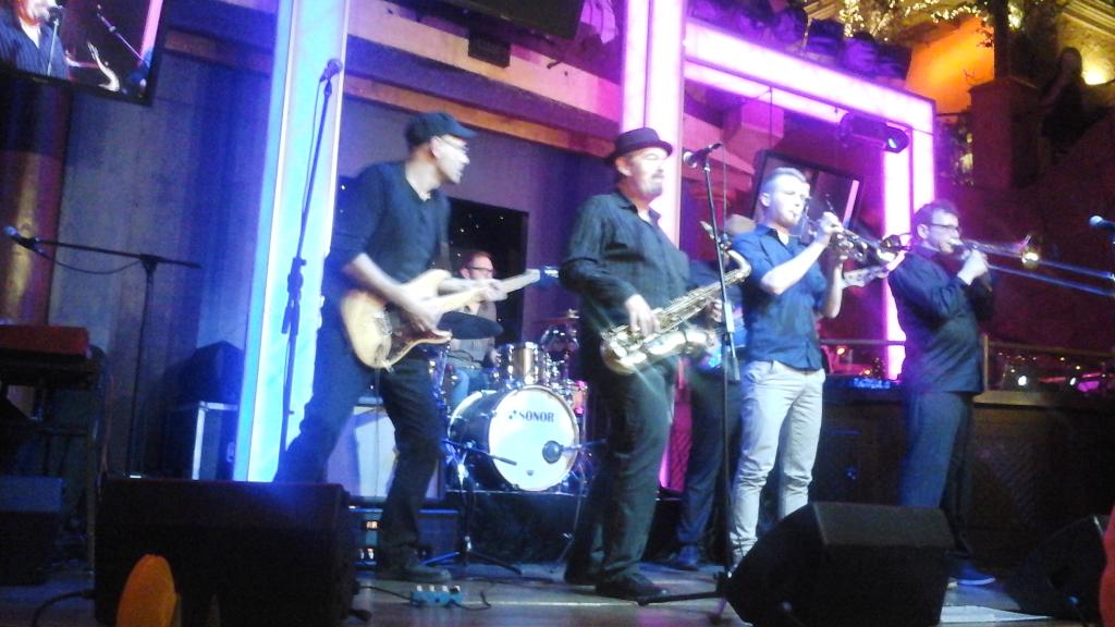 WI_2015's tweet photo. Conference Dinner im Alando Palais, gerade mit der Tommy Schneller Band live on stage. #WI2015 http://t.co/dXcLsFY1sB