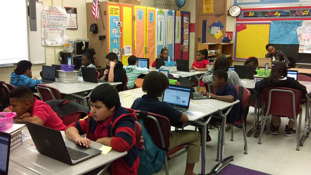 Teran_Jesse1's tweet photo. Digital Learning @ Houston ISD.
Great kids! http://t.co/OTDi3EkcXF