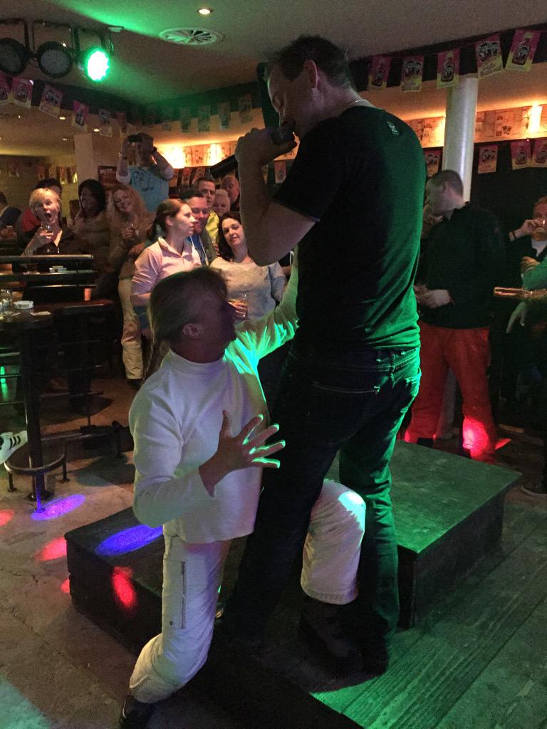 Vandaag weer feestje bouwen <a href="/karatbar/">karat bar westendorf</a> met vriend @TomHavertwit &amp; <a href="/DominicGraat/">Dj Dominic Graat</a>  vandaag wederom met danseressen!