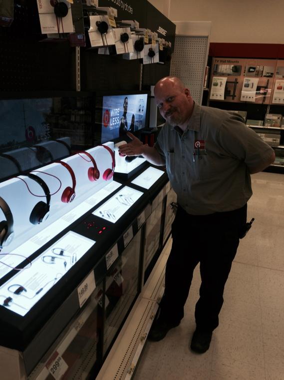 TroyRt's tweet photo. All interactive displays working great job kent! #pmdrivingsales http://t.co/jtuOMDWqEC