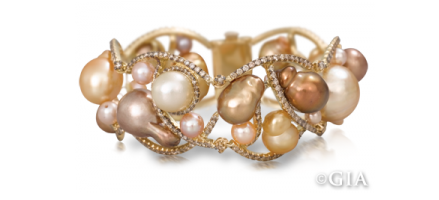 GIAnews's tweet photo. The #pearl's celebrated for its mesmerizing beauty. Learn abt the GIA 7 Pearl Value Factors: http://t.co/D84x58xPmK http://t.co/SgVPhJC2KA