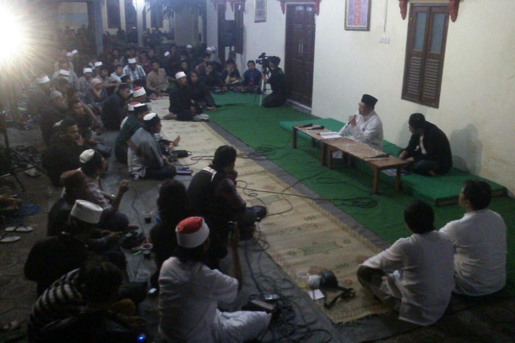 Cak Fuad mnyampaikan uraiannya mngenai 'Jihad dan Syahid' yg menjadi tema bersama diseluruh lingkar Maiyah. #PBMaret