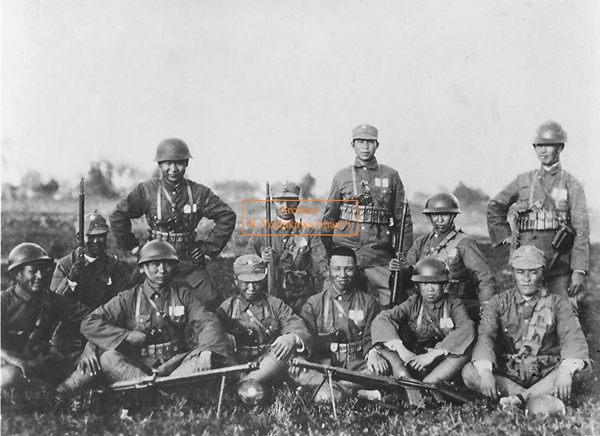 冬コミ本に備えて久しぶりに入手した国民党軍の生写真。手前のSIG