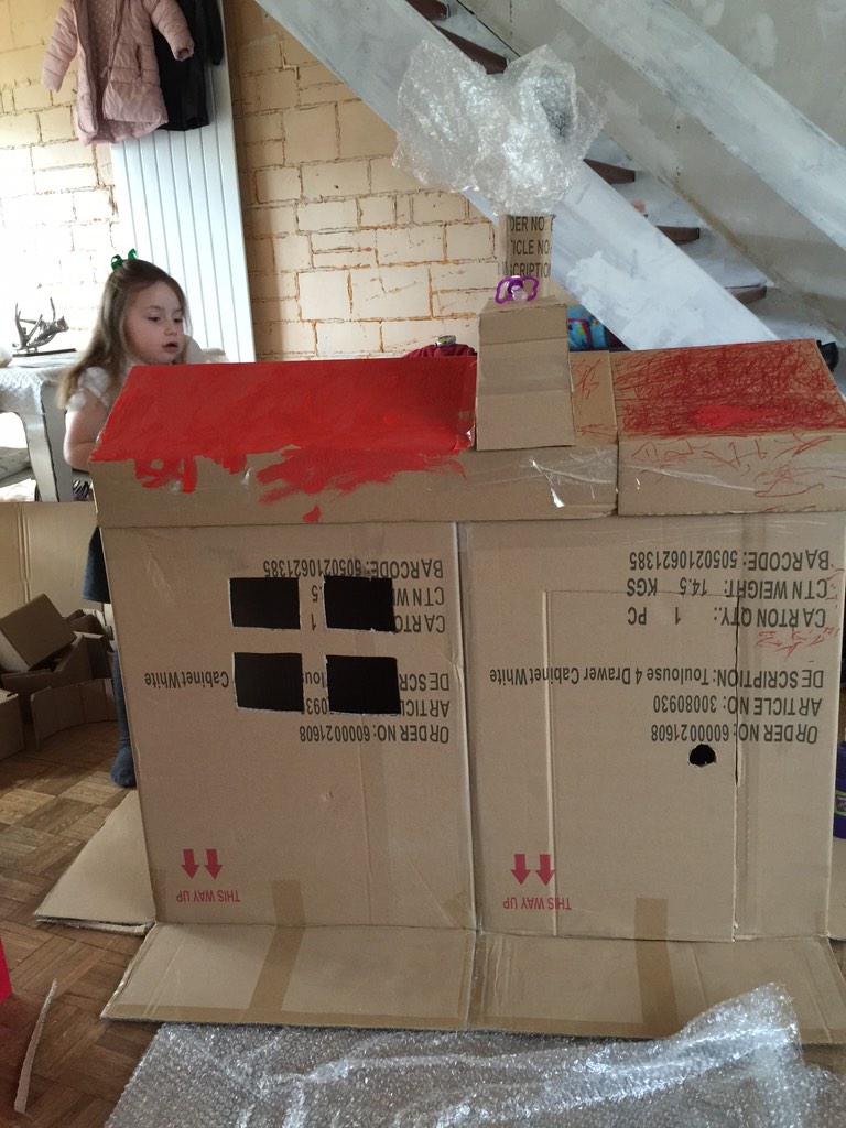 pauldeathis's tweet photo. Erin painting her cardboard box house we made http://t.co/DOfPeF5nKj