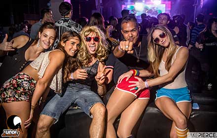 ricopoulos's tweet photo. #GiftOfTheDay Get a #FREE drink ticket with your advance ticket purchase to #RollerDisco.  http://t.co/PiCgLmxsdb http://t.co/efIQ31RZvJ