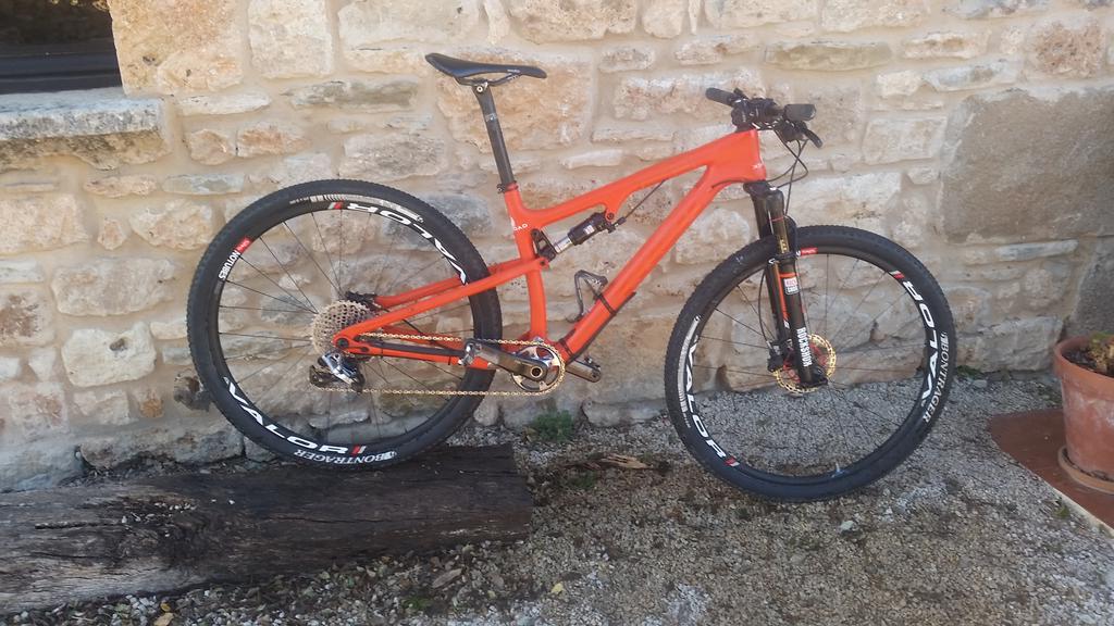 KerryMacPhee's tweet photo. Love getting my race wheels on the bike @JoWaltersTrust, they're awsome!! #StansValor #Zoom #Nice&amp;Light #UpFirstTime http://t.co/Hh84jgsAJe