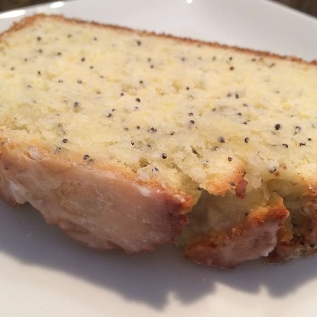 RP @jsalem21 - Lemon Poppy Seed Bread Perfection 🍋 #joannechang wins again