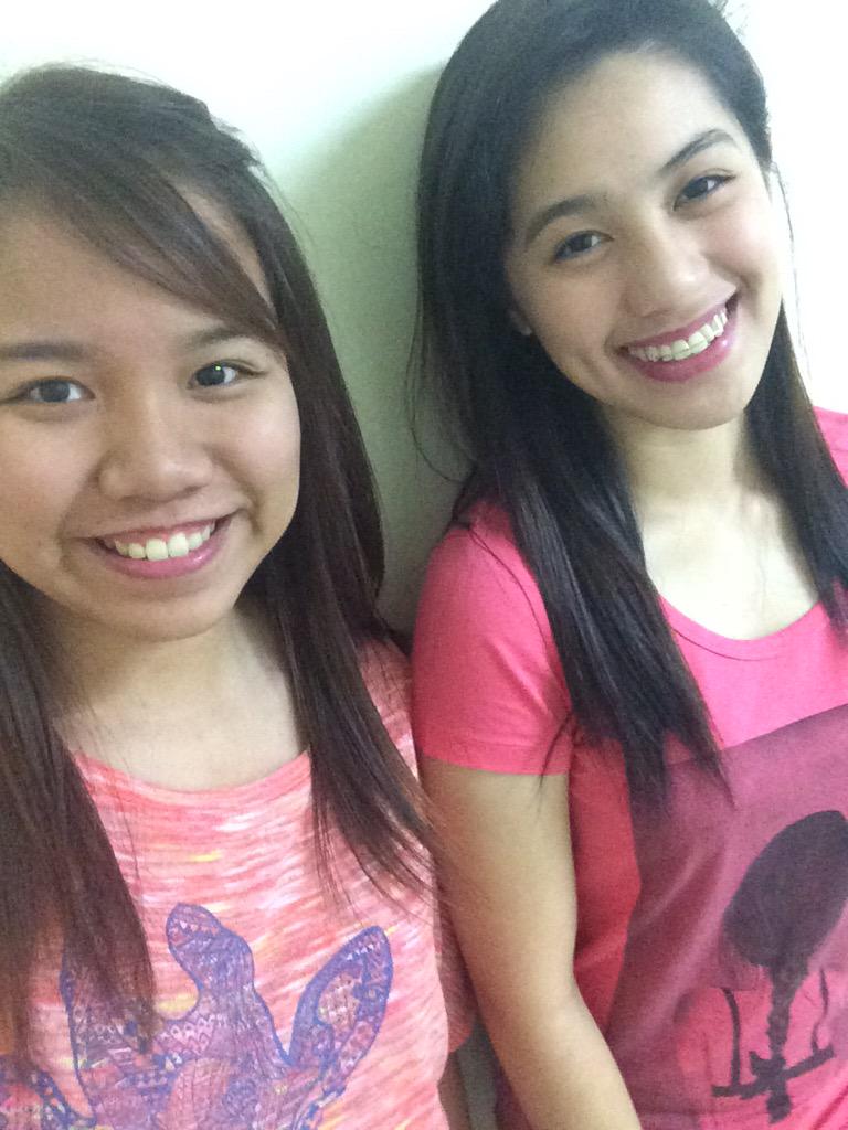 chinalmazan's tweet photo. eh kasi we watched #Alexa2015 ☺️💕 @AubreyHepburnn http://t.co/iglnw3eDVY