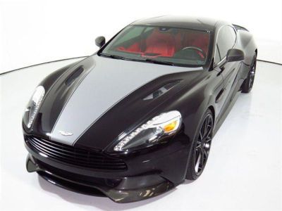 iseecars's tweet image. Nearly 1000 Aston Martins ... bit.ly/1DtZNbk #YesPlease #AutoObsessed