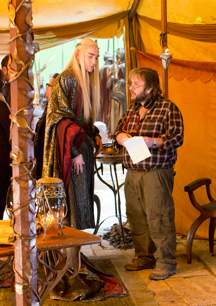 TheHobbitMovie's tweet photo. .@LeePace taking cues from Peter Jackson #BTS. #TheHobbit http://t.co/bsZPiBKJ6b