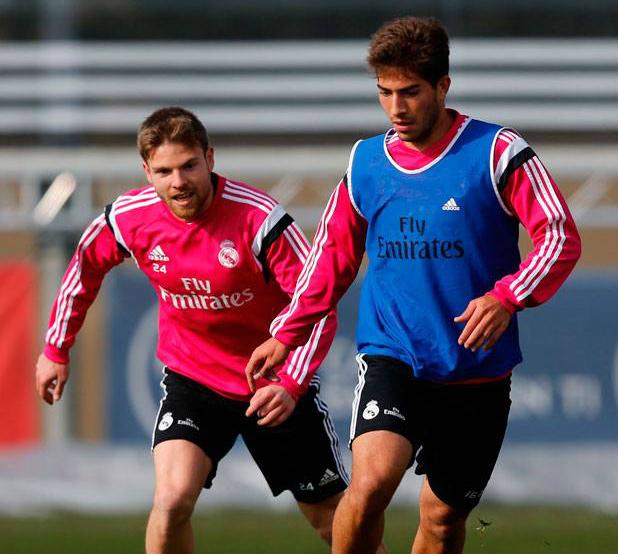 DZonaMadridista's tweet photo. Lucas Silva o Illarramendi: uno en San Mamés http://t.co/tQ2jtCjRdm

¿A quién pondrías?

RT ➜ Lucas

FAV ➜ Illarra http://t.co/QnbBE6KgSp