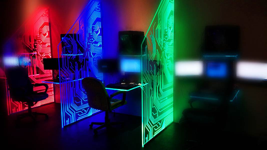 follow0rganic's tweet image. The Organic office- our techeys love working in the dark lol
#techhouse #technology #programmingforeverybody