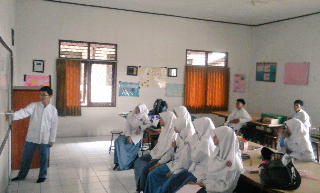 kir_mandapa's tweet photo. ini BBM pertama di masa bakti 2015 mata pelajaran MTK materinya trigonometri. tanggal 27/02/2015. ^^ http://t.co/fCYmTqOUkG