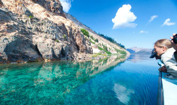 TravelOregon's tweet photo. Crater Lake's crystal waters redefine "true blue": http://t.co/Zv9jCqaTX3 http://t.co/WpihjovcDL