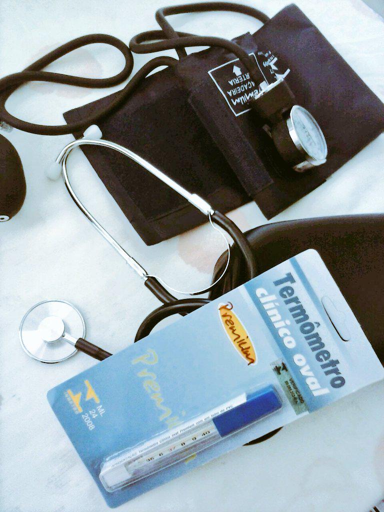 LarissaReatti's tweet photo. Eu não devolvo a vida, devolvo a vontade de viver!! 📚💜 http://t.co/saTqtFY79j