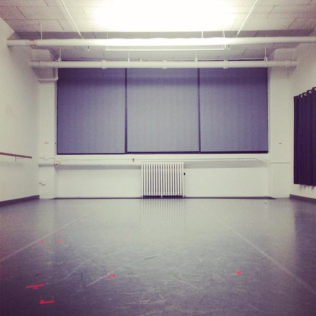 TitanTheatreCo's tweet photo. All-Female OTHELLO starts #rehearsal @SpaceworksNYC in TWO WEEKS! #LadyShakes #QueensofTitan #TitanofQueens http://t.co/UZgBfrC8en