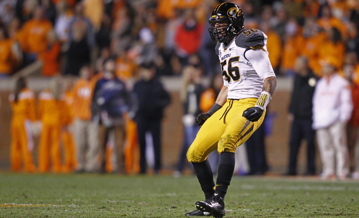 Commanders's tweet photo. .@MelKiperESPN now has #Redskins taking Shane Ray at No. 5 in #NFLDraft.

#MockDraftMadness | http://t.co/Y4tm69yySa http://t.co/P4DFq5iOIW