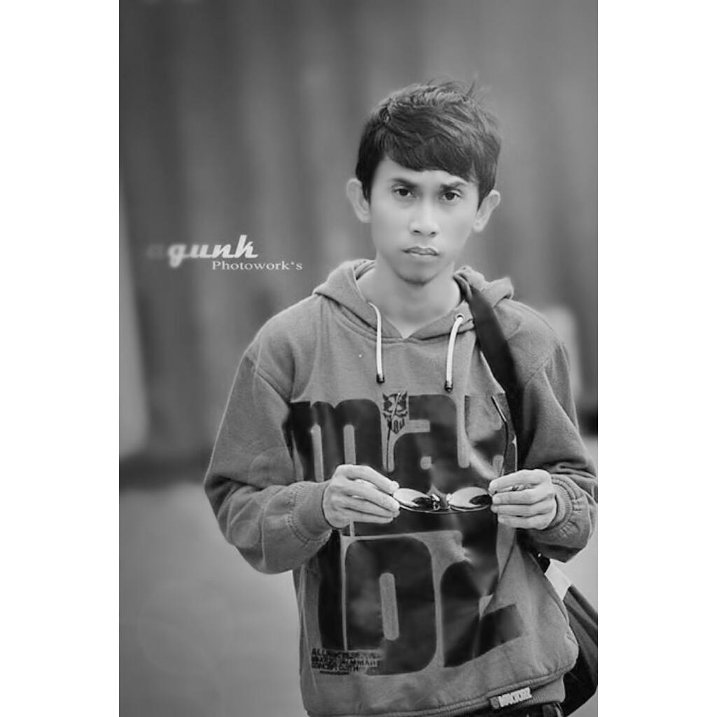 just upload before Sleep,,  #bnw #bwindonesia #fotografy #nikon #dslr #candid #portrait #justmoment #tweetpic