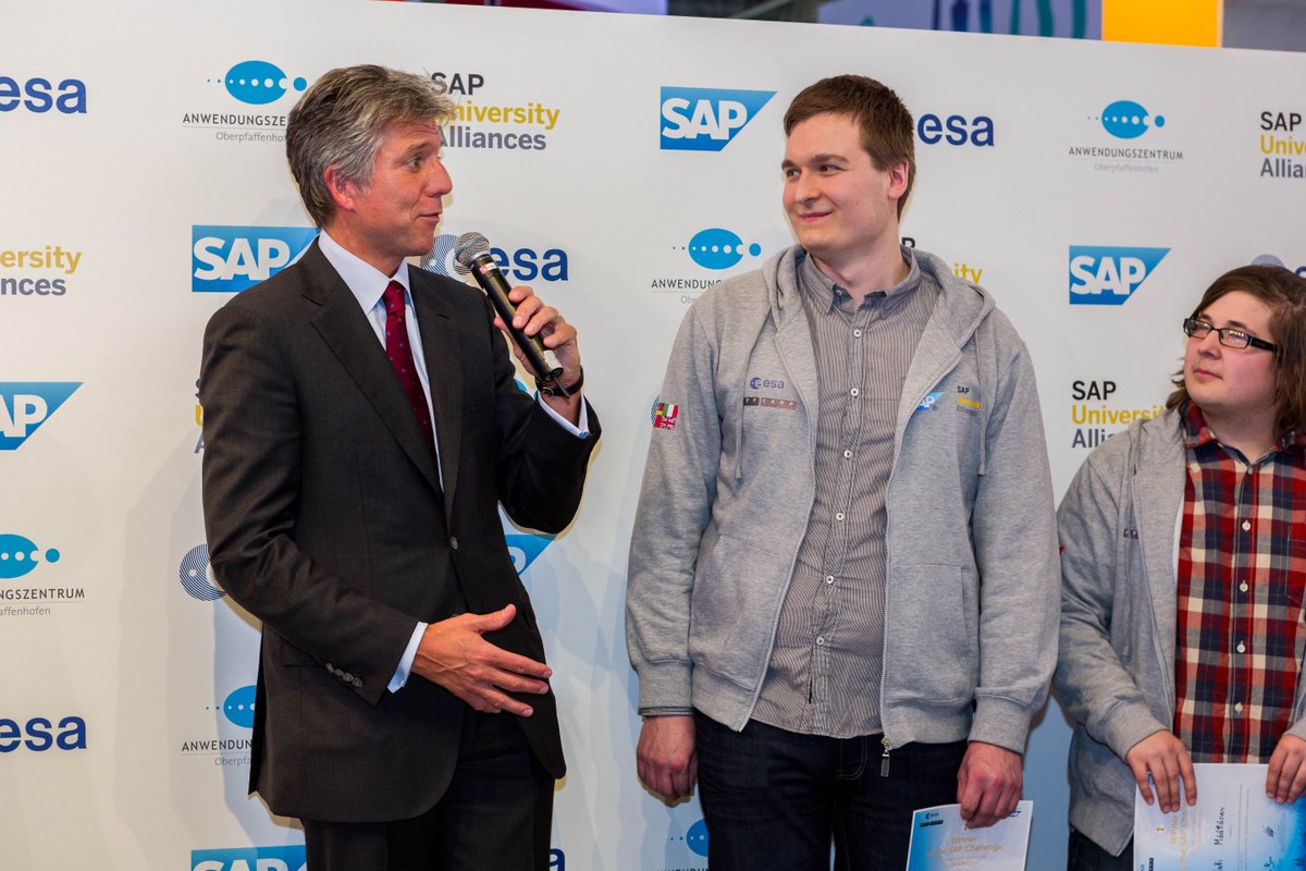 rosenbergann's tweet photo. #Finland #Startup @agraiapp receives prize from #SAP @BillRMcDermott #appcampBCN @SAP_UA @esa #MWC15 #winnersdream http://t.co/CtglXsJUJQ