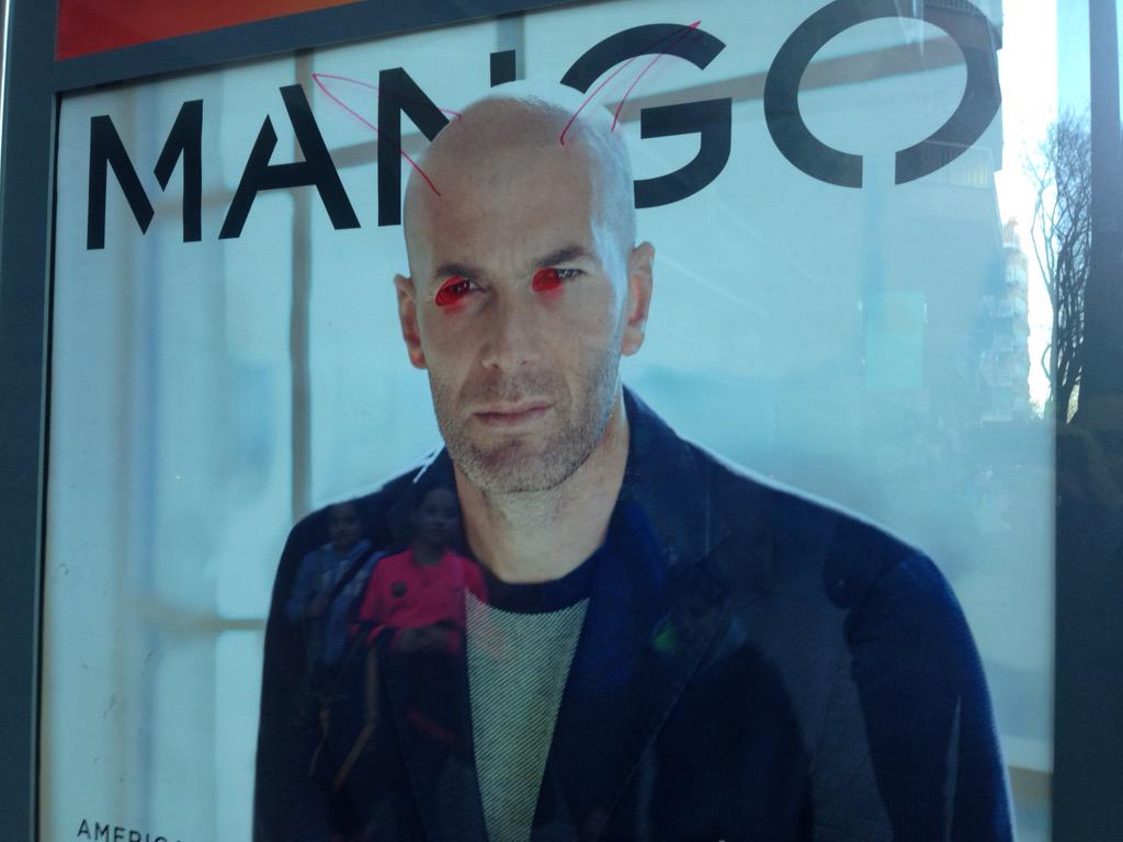 pebbleInterface's tweet photo. Done #MobileWorldCongress2015 .. Allot of new VR elements .. Still in #Barcelona people don't like Zidan :) http://t.co/pWzGMldnRf