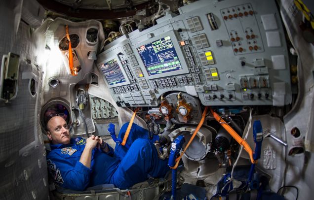 GizmodoES's tweet photo. El astronauta que vivirá un año en el espacio se prepara para su viaje http://t.co/3wthRUNS7T http://t.co/th38Fskzkj