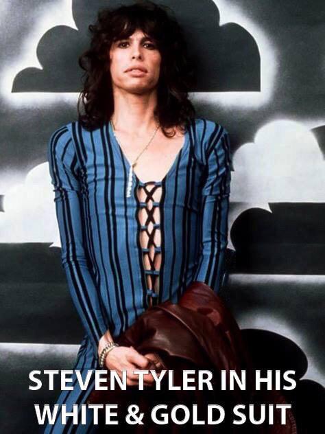 IamStevenT's tweet photo. I STILL THINK IT'S WHITE AND GOLD #TBT http://t.co/b9DMpewnA5