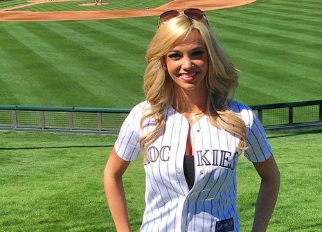 Caitlin Arnett (@CaitlinArnett_) | Twitter