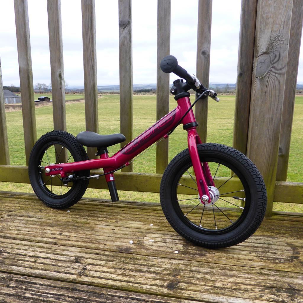 brydonuk1's tweet photo. Loving our new bike @islabikes #rothan http://t.co/gjwcGj0Gqp