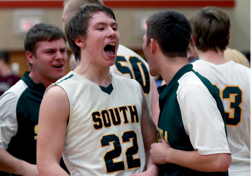 .<a href="/CLSHoops/">CLS Hoops</a> hoping for 1st regional title since 2002: shawurl.com/1ru9