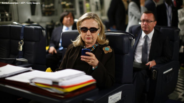 Hillary Clinton takes down Twitter avatar, leaves background