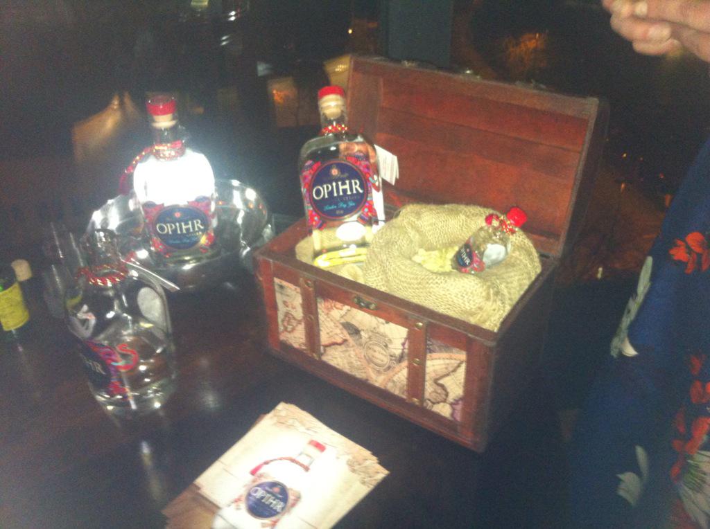 Berthas_Minder's tweet photo. Pretty @OpihrGin #ginemporium  @MCRHouse http://t.co/VNBpNMYwZR
