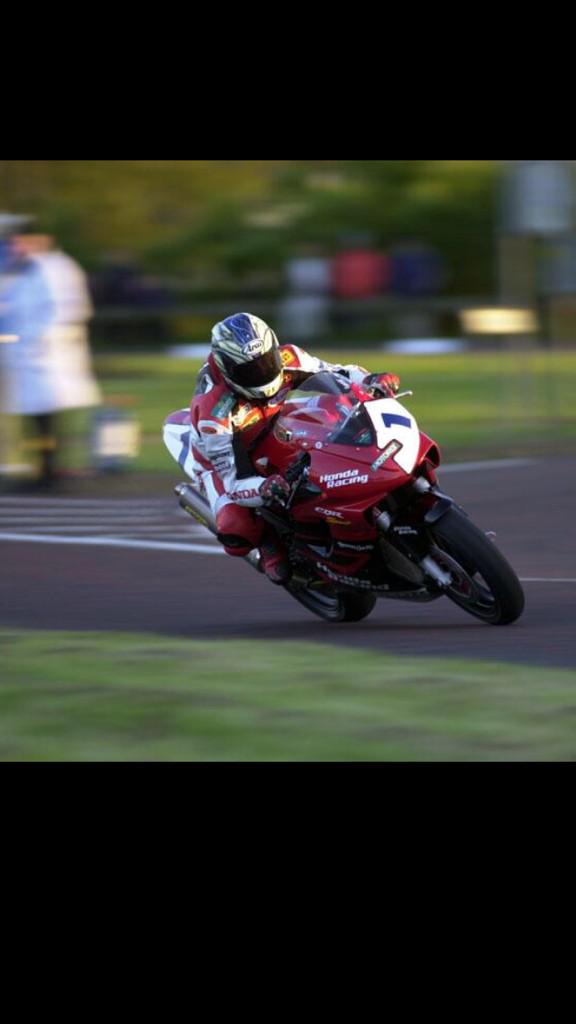 jm130tt's tweet photo. #ThrowbackThursday practice night at the 2002 north west 200 http://t.co/rqmAoZ34pz