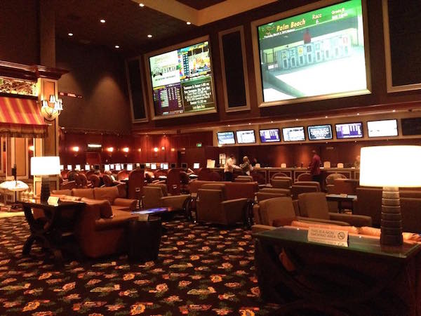 MeltzVegas's tweet image. Check Out @Bellagio's New Sportsbook Look bit.ly/1KtxPDn