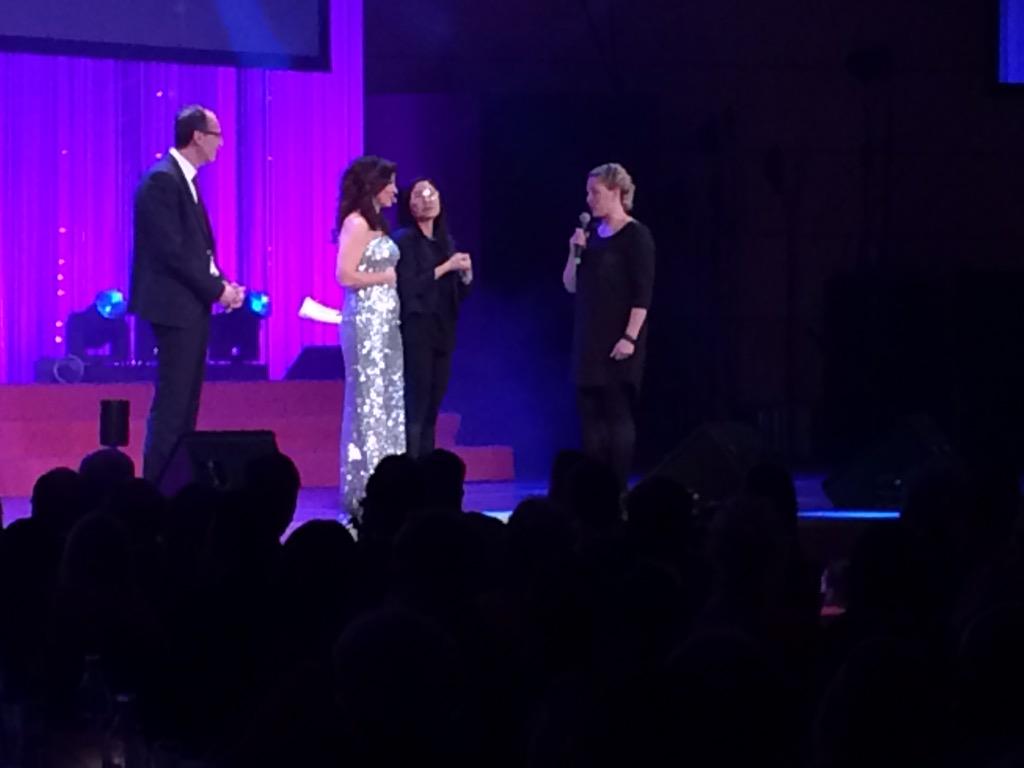 orebrogalan's tweet photo. Årets kulturpris går till Sarah Remgren för sitt arbete med performing art. Grattis! #örebrogalan http://t.co/AxWRIPPH2P