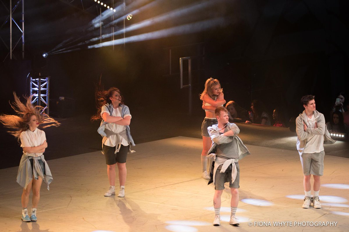 fionawhytepics's tweet photo. Captivation from @CAPACOLLEGE @MOVEITSHOW #moveit2015 #Dancers #mainstage #strong #impressive http://t.co/o1gtbV3BNG