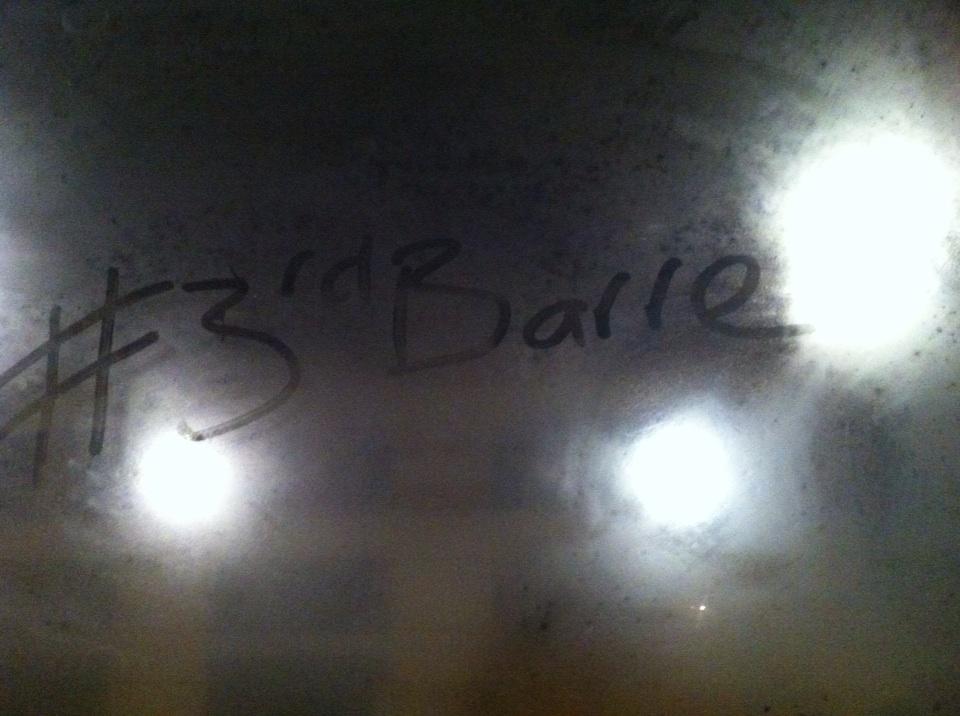EmPollard's tweet photo. A bit hot in the studio @TheBarreWorkout for #3rdBarre @FionaMorven @Jadeyphina http://t.co/bZOhdTSCJI
