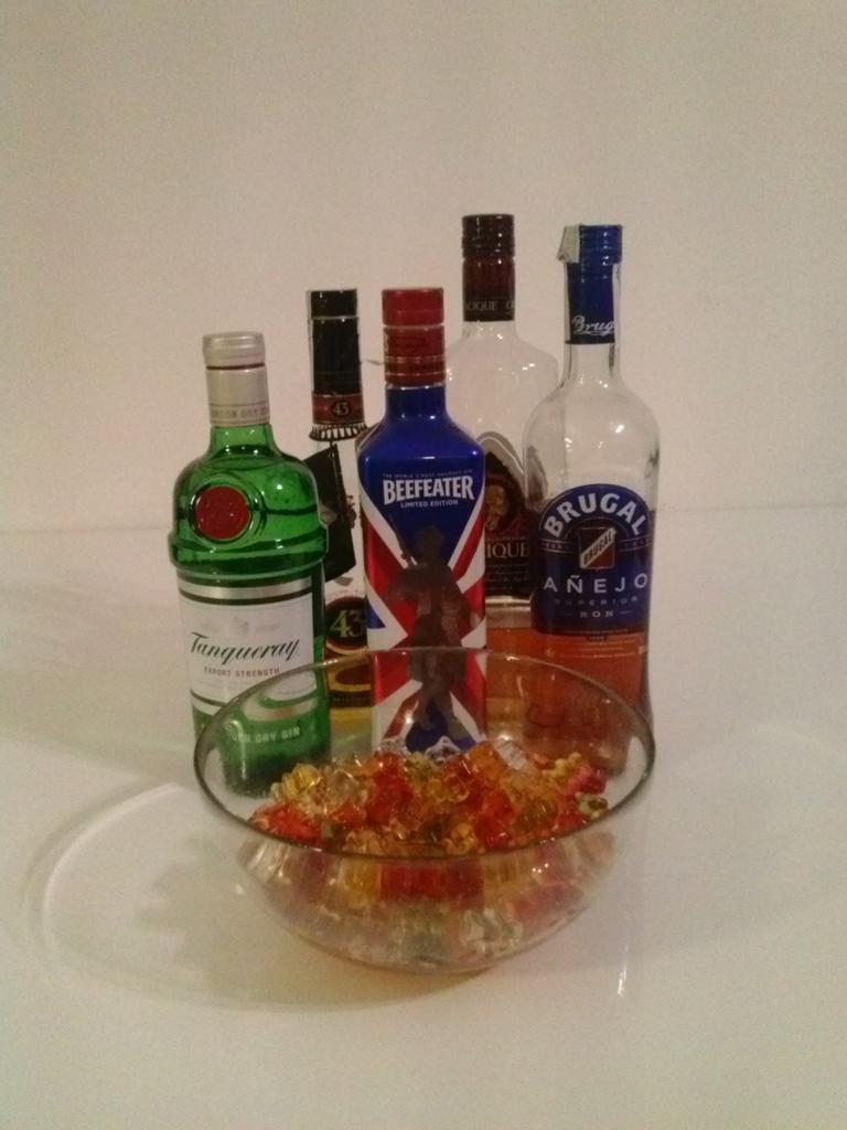 jorge3pp's tweet photo. Una de baaarrio con mis peqeees #oskmuxo @Sasaris13 @Quentin_Bott @EdroMoy @toni_aai #norekuerdomastwisters ;D http://t.co/rD4xKY1FXl