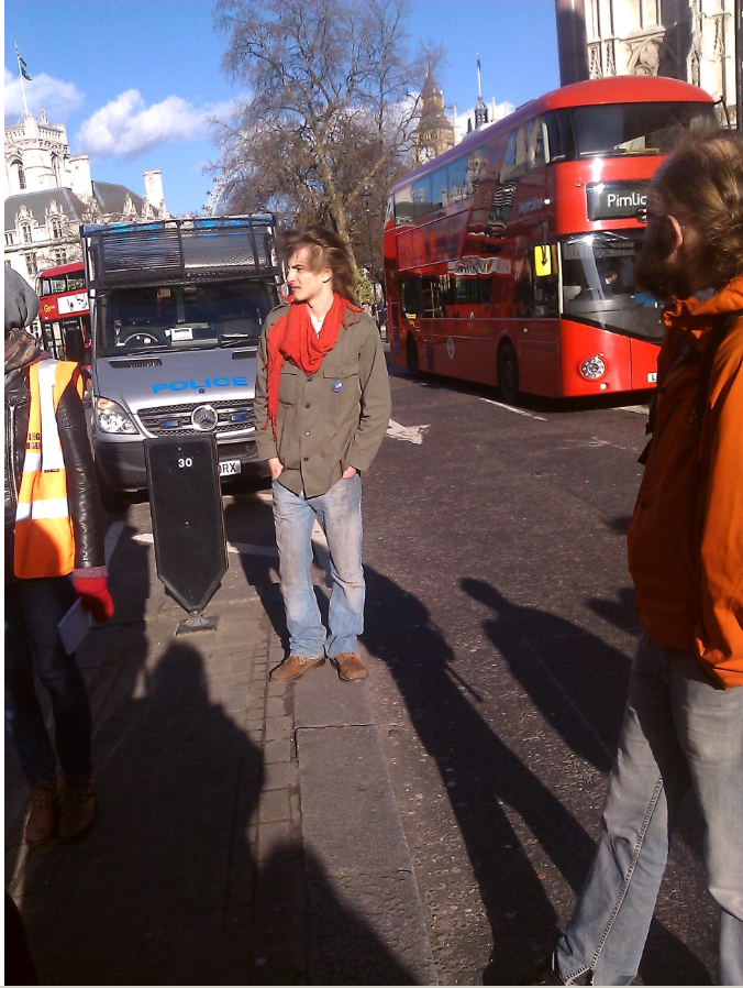 AnitaBellows12's tweet photo. Protest against Maximus #Maximarse #scrapWCA
Blocking Victoria Street, again @Dis_PPL_Protest @BobEllard1 http://t.co/HsJQ0DraEN