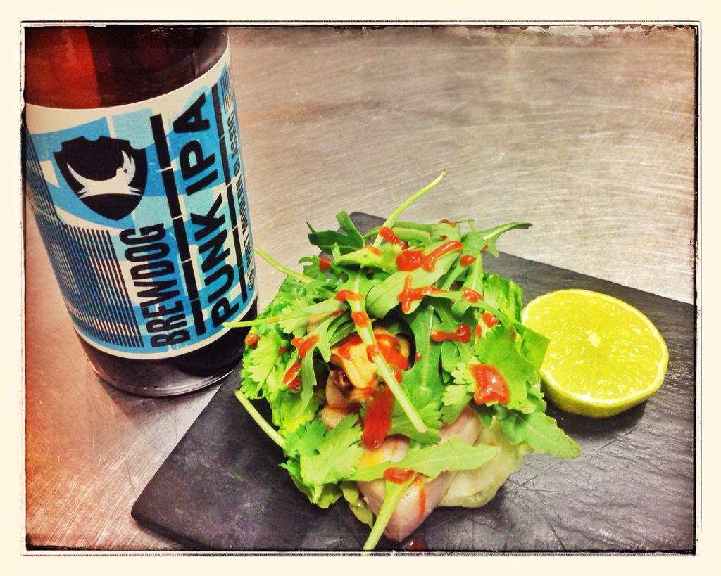 <a href="/lacandelacadiz/">la candela tapas bar</a> <a href="/GadesBeer/">GadesBeer</a> 1 cerveza 15 días Brewdog punk ipa, saam de cerdo braseado y mejillones escabechados