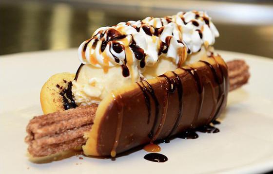 One day I will be ripped, allow myself a cheat day and it will be this: RT @eonline: ChurroDog http://t<a href="/tag/beforeandafter"class="tags"><span>#beforeandafter</span></a><a href="/tag/makeyourday"class="tags"><span>#makeyourday</span></a>