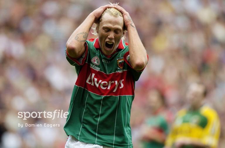 sportsfile's tweet photo. #ThrowbackThursday to 2006 &amp; an unconventional icon of the #GAA with a left peg like no other! #McDanger #Legend http://t.co/O4x3PcQ5HQ