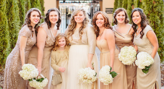 Metallics are a must for a NYE wedding: 
stylemepretty.com/alabama-weddin… <a href="/GlassJarPhotos/">Glass Jar</a>