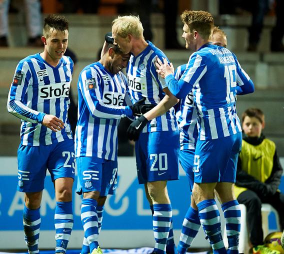 calendize's tweet photo. Dugfriske billeder på @calendize fra aftens kamp i #DBUpokalen #EfBAaB https://t.co/FDoSgETd7p http://t.co/i1fBDgytRG