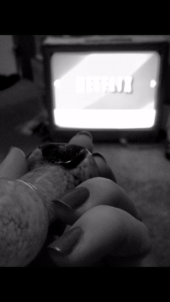 four20hunny's tweet photo. Every night it's like this ✨✨ http://t.co/3Lvw6hQLyT