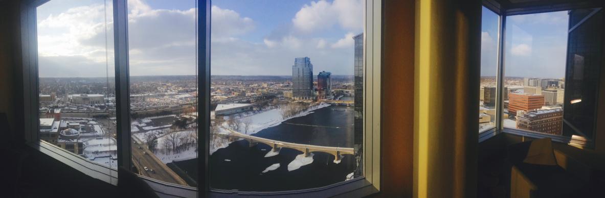 TylerRay1491's tweet photo. I love coming up to this room #GrandRapids #JWgrandrapids #ViewRoom #23rdFloor http://t.co/K46kG5AQIg