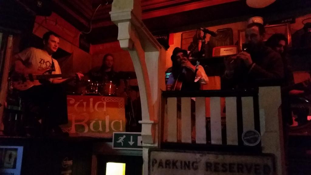 #CúlaBúla lifting the roof for #seachtainnagaeilge for the Mayo Campus launch #party <a href="/GMITSU/">Mitsu g</a> <a href="/GMITOfficial/">Hurling_Kerry</a>