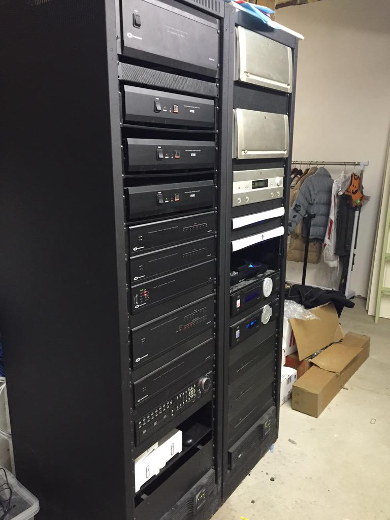 BosBesSol's tweet photo. You do #hometheater ? Of course we do http://t.co/SR2qeU8WvL