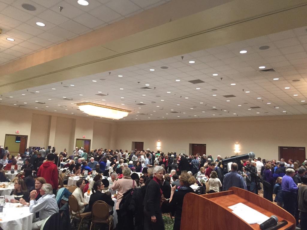 lowdownshow's tweet photo. Packed house at empty bowls! http://t.co/NoxjZnjDRY