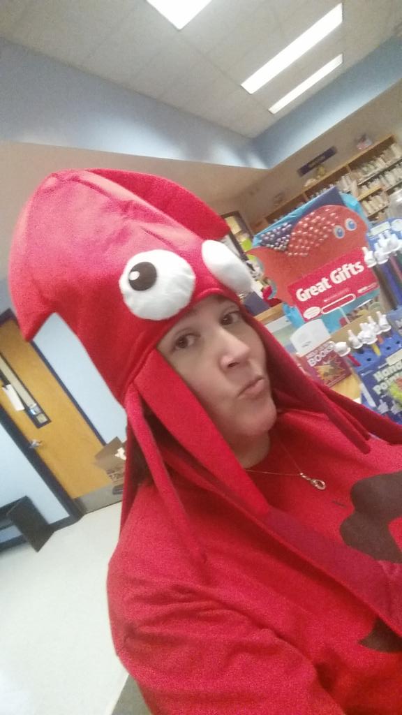 readingYArocks's tweet image. I am ready for book fair! @Scholastic #BingoforBooks #bookfairfun #BayCoCloseRead